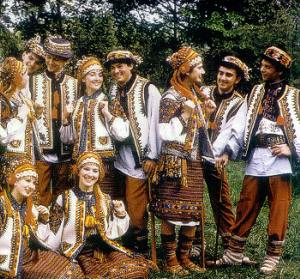   "".  Dance group "Pokuttiya".
